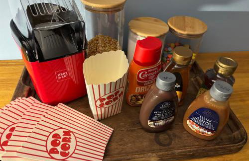 Tenby Victorian Villa with parking, pets allowed - Photo 30