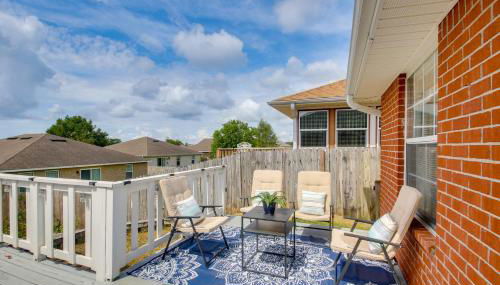 3 Mi to Escambia Bay Home with Deck and Private Yard! - Foto 2