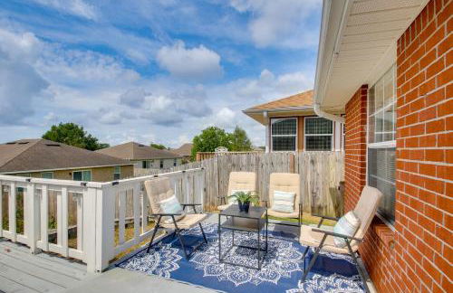 3 Mi to Escambia Bay Home with Deck and Private Yard! - Foto 2