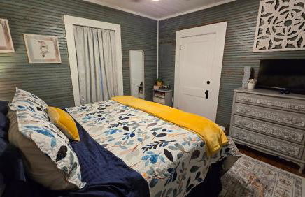 Charming Downtown Bungalow I Explore-Shop-Eat - Foto 6