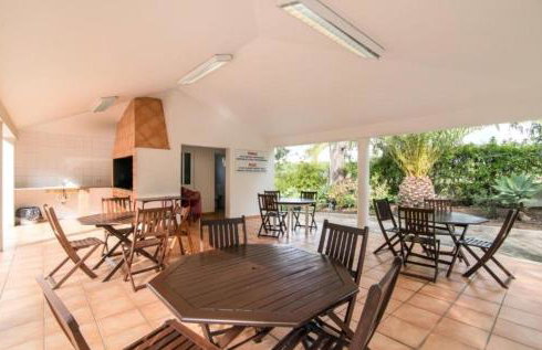 Flamingos Apartment with 2 swimming pool com check in e check out ao domingo em julho e agosto - Foto 22