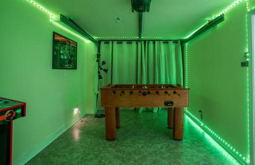 Entire Home on the water, 2 kayaks, Game room, Firepit, BBQ grill, Netflix WiFi - Foto 4