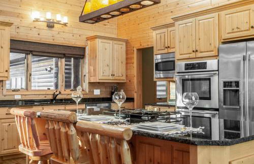 Spa Luxury in an Expansive Cabin Escape! - Photo 2