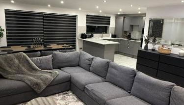 Large Luxury 5BDR Home 2 Bath and Free Parking - Foto 3