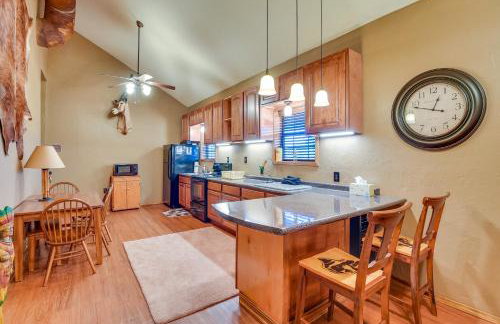 Cozy Strawn Cabin with Pool Access - Near Lake! - Foto 7