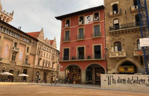 Apartaments Vicus 3 con vistas a la Plaza Mayor de Vic - Photo 4