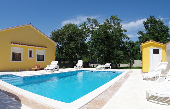 Detached House at Country Side, Fenced Private Garden Ideal for 2 Fam, Wifi - Photo 21