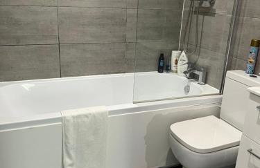 Modern and Stylish Two Bedroom Flat - Foto 23