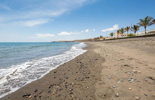 Home2Book Cozy Beachfront Getaway in Tarajalejo - Photo 5