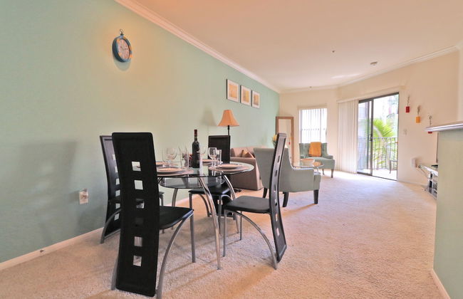 LAs Premier Apartments - Photo 18