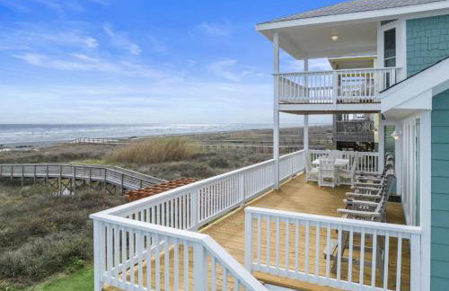 Oceanfront home with pool, large decks, fire pit and private walkover to the beach - Foto 35