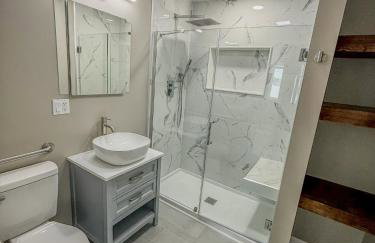 Lakeside Lodge- Newly Renovated Cabin on Black Lake - Foto 11