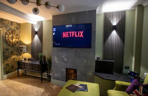 NEW Refurbished Cottage near Alton Towers Sleeps 6 Ashbourne Peak District Derbyshire - Foto 4