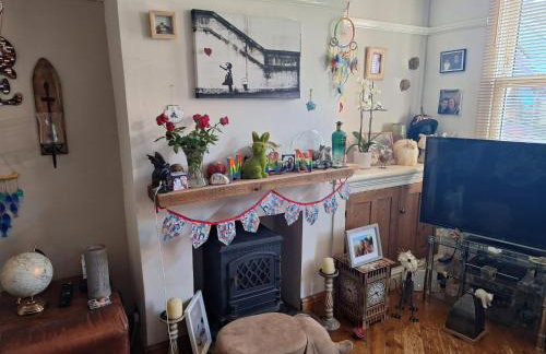 Double Ensuite in a colourful quirky terrace on a quiet leafy street - Foto 8