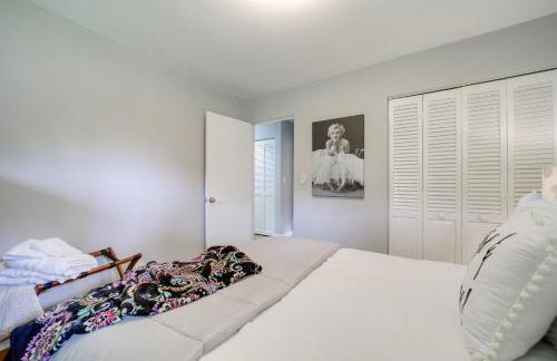 Centrally Located Brevard Home with Deck and Fire Pit! - Foto 20