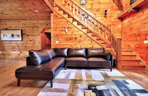 Luxury Cabin with Heated Pool, Hot-Tub & Deluxe Outdoors - Photo 46