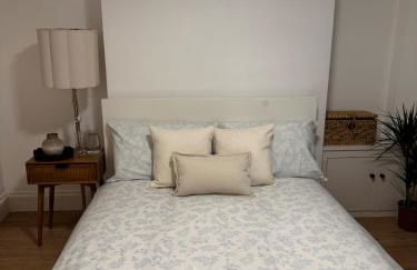 The Nest - 2 Minutes walk to East Croydon Station - Foto 2