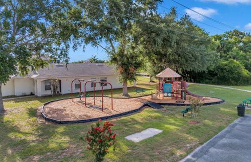 Large 5 bd home close to Beaches - Photo 39