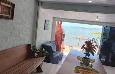 Linda casa à beira-mar - Foto 15