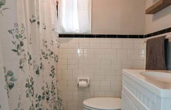 The Bulldog Farmhouse - 100 year old home - Foto 18