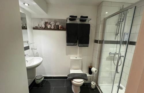 Glastonbury Hidden Passage, Split Level 1 Bedroom Apt - Photo 19