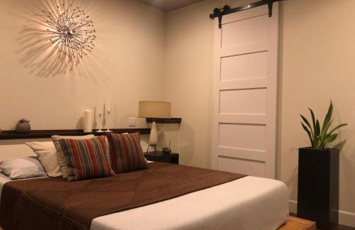 Beautiful Cottage, hot tub, in great neighborhood - Foto 10