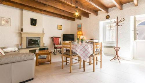 Maison rénovée typique, calme, proche mer, 2 cours fermées, cheminée et équipements pour enfants. - FR-1-306-836 - Foto 2