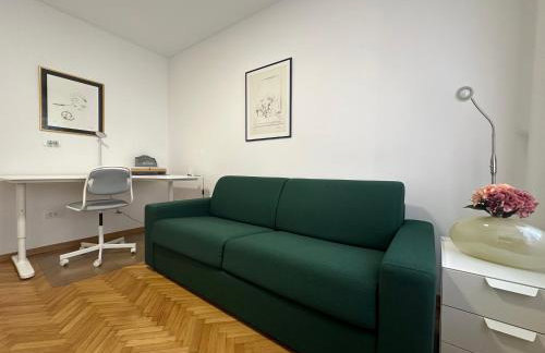 Emily at CITY CENTER - Foto 41