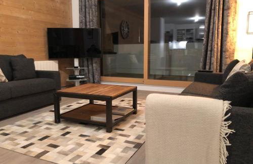 *NEW* Bellevue D’Oz Ski In Ski Out Luxury Apartment (8-10 Guests) - Foto 5