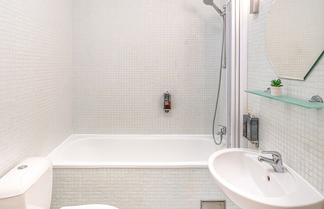 6 Continents Apartments by Adrez Living - Photo 27