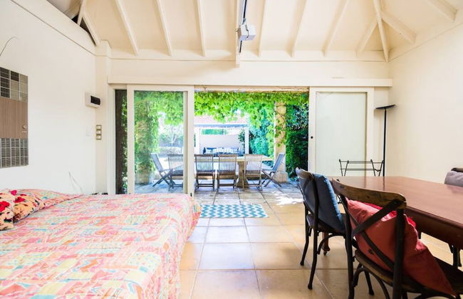 Beautiful 2 Story Manor Close to Beach and all - Foto 11