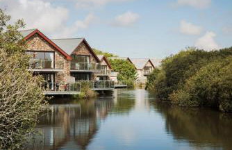 KingFisher Hot Tub & log Burner house on Premium lakeside with Resort Facilities - Foto 13