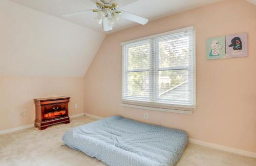 6 Mi to Stone Mountain Park Home with Deck! - Foto 27