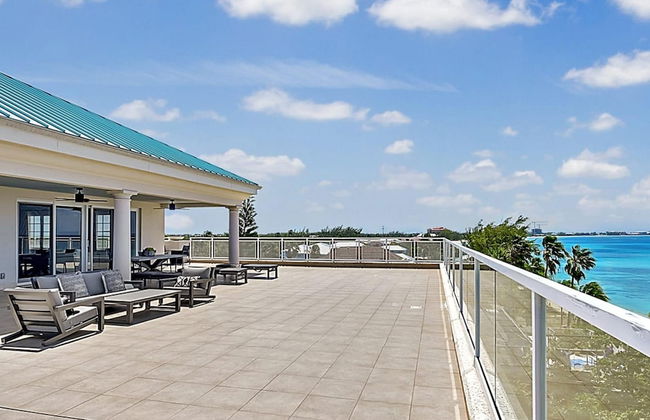 Luxury Penthouse Condo With 360 Oceanviews - Photo 11