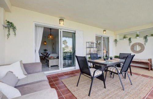 La Cala gorgeous 2 bedroom apartment with stunning gardens, pools and sea views - Photo 16