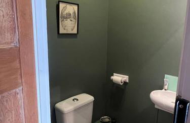 Beautiful spacious Home in Hereford - sleeps 7 - Photo 3