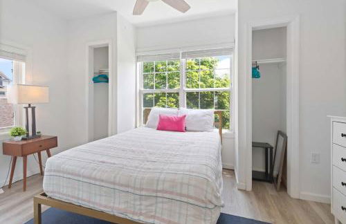 4BR 2BA Hot Tub Home By The Bay - Foto 29