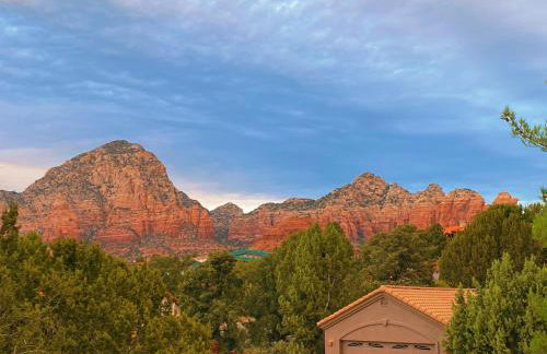 Luxe Boutique-Style Home w/Indoor Hot Tub - Foto 53