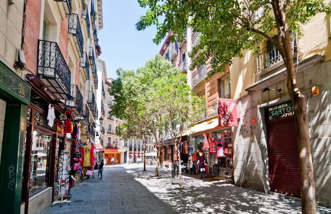 Cozy Urban Apt. Historic District - Sol - Photo 28