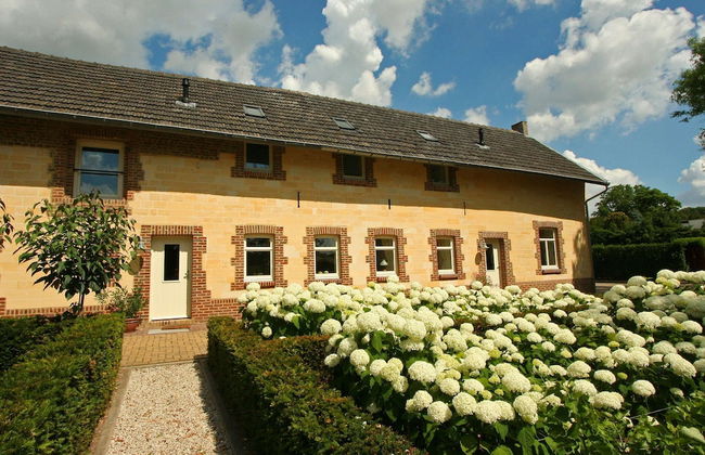 Lovely Farmhouse in Wijlre With Forest Nearby - Photo 48