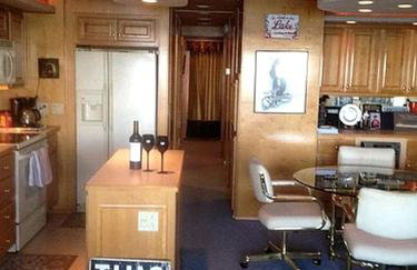 Luxury Houseboat for Cruise-Style Getaway on Lake Travis near Austin, Texas - Foto 2