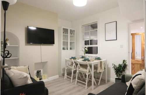 Stylish 4 Bed Home in Aylesbury, Buckinghamshire - Foto 22