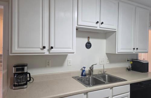 The Bama Bungalow 3BD Walk to the Game, Stay in Style - Foto 14