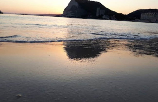 Stunning Beach Apart-sleeps 5! Pool & Sea Views! - Foto 29