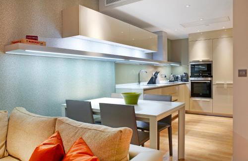 Cheval Three Quays at The Tower of London - Photo 75