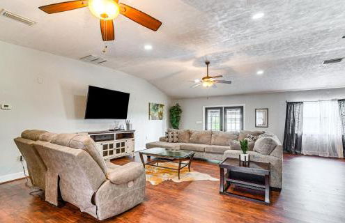 Spacious Micanopy Farmhouse with Luxurious Pool! - Foto 3