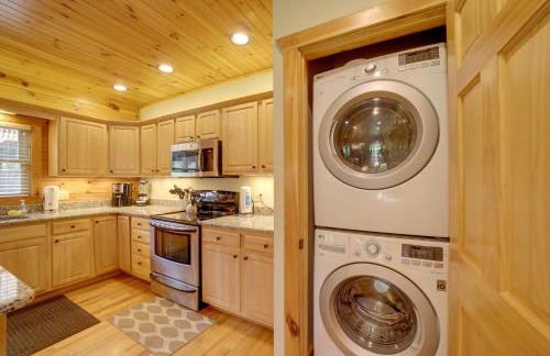 Maggie Valley Cabin with Private Hot Tub and Game Room - Foto 29