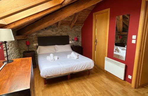 Casa de poble acollidora,amb llar de foc, - Foto 1