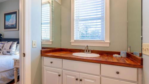 Centennial Coast Cottage - with Heated pool - Foto 2