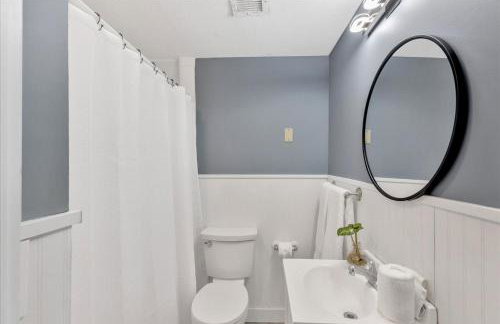 Cirlene's Beach Retreat - Photo 16